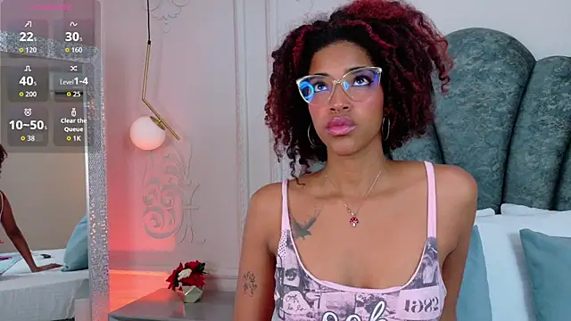 Charlotte-Novac online show from November 5, 2:06 pm