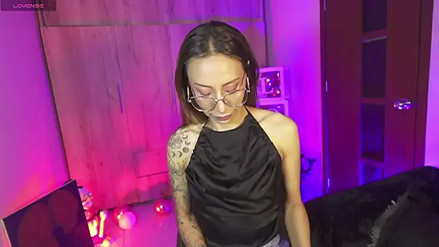 Snapshot of AnnaKimm chatting on February 11, 10:37 pm AnnaKimm online show from February 11, 10:37 pm