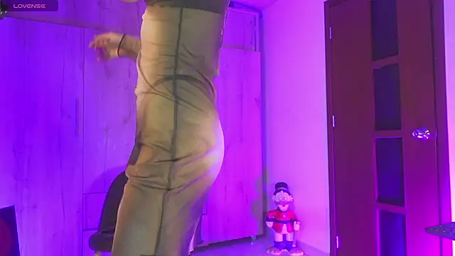 Snapshot of AnnaKimm chatting on March 17, 10:46 pm AnnaKimm online show from March 17, 10:46 pm