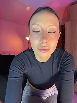 AnnaKimm online show from July 26, 11:00 pm