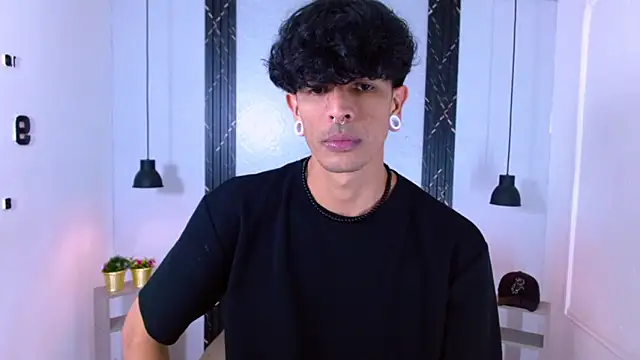 Franvill Trato online show from October 2, 7:21 pm