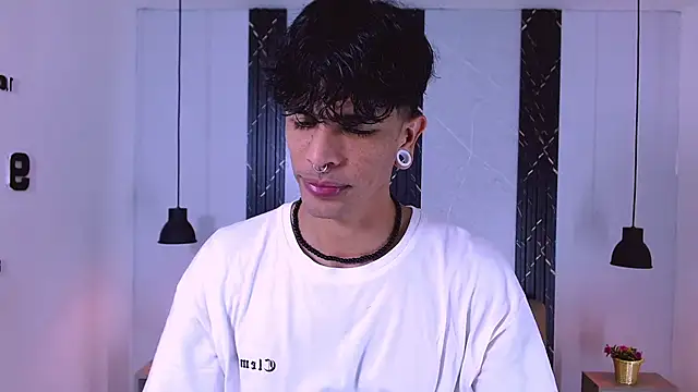 Franvill Trato online show from October 17, 6:43 pm