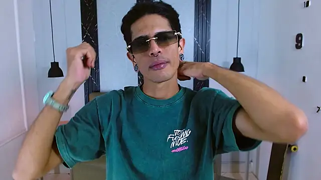 Franvill Trato online show from November 22, 7:57 pm