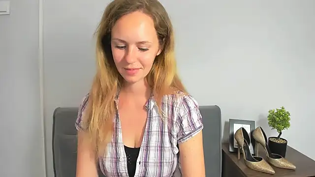 LyraHotty online show from September 26, 4:22 pm