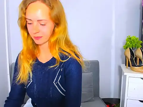 LyraHotty online show from October 24, 3:30 pm