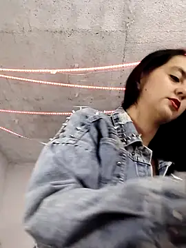 Snapshot of salo-rousee chatting on October 4, 9:24 pm salo-rousee online show from October 4, 9:24 pm