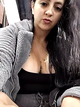 Snapshot of salo-rousee chatting on October 10, 7:46 pm salo-rousee online show from October 10, 7:46 pm