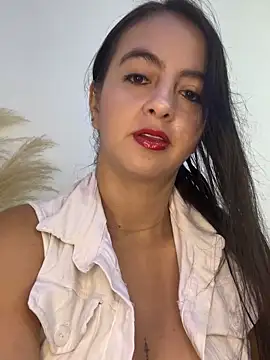 Snapshot of salo-rousee chatting on November 25, 4:07 pm salo-rousee online show from November 25, 4:07 pm