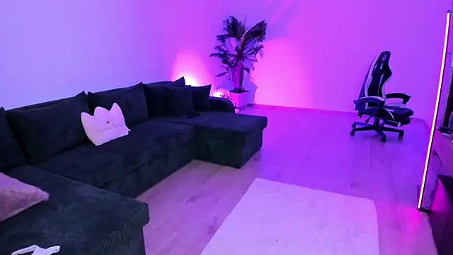 xPuka online show from March 6, 7:43 pm