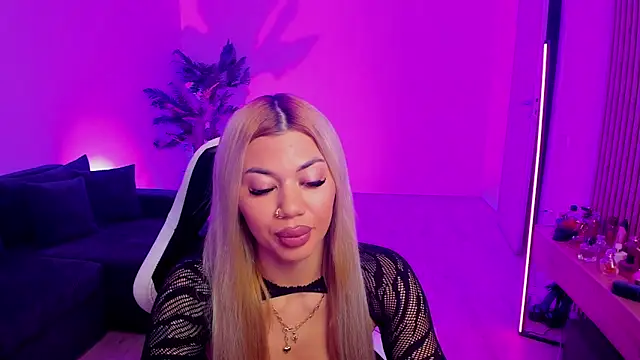 xPuka online show from March 19, 5:39 pm