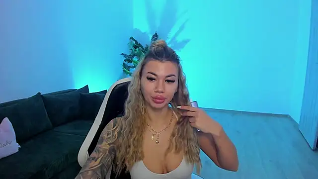 xPuka online show from April 1, 4:59 pm