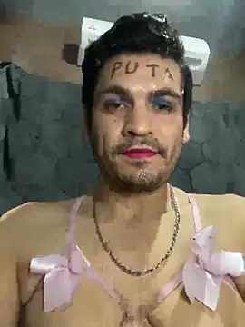 Snapshot of sissymetsmokr chatting on July 18, 12:09 pm sissymetsmokr online show from July 18, 12:09 pm
