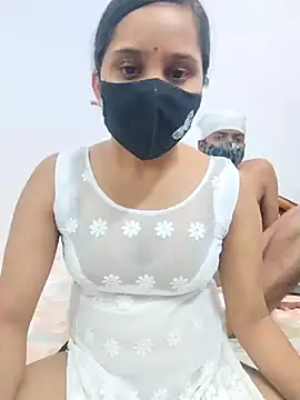 Snapshot of Miss_Riya20 chatting on April 15, 11:17 am Miss Riya20 online show from April 15, 11:17 am