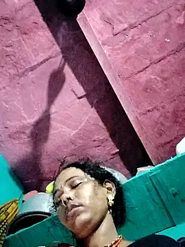 Snapshot of Pooja750 chatting on September 21, 8:32 pm Pooja750 online show from September 21, 8:32 pm