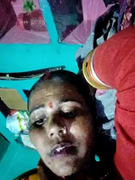 Snapshot of Pooja750 chatting on November 2, 1:24 pm Pooja750 online show from November 2, 1:24 pm