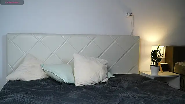 KaeliaScorch online show from November 12, 12:05 pm