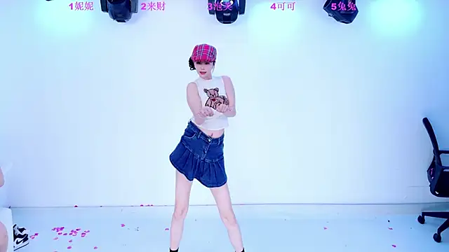 Snapshot of XingKong107 chatting on October 27, 4:05 am XingKong107 online show from October 27, 4:05 am