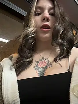 Snapshot of Mimiumuy chatting on December 5, 4:03 pm Mimiumuy online show from December 5, 4:03 pm