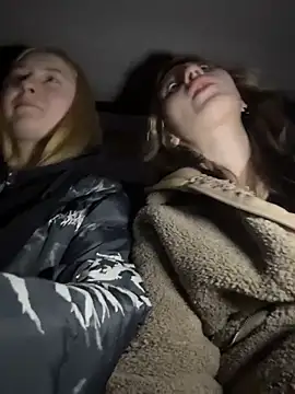 Snapshot of Mimiumuy chatting on December 18, 4:02 pm Mimiumuy online show from December 18, 4:02 pm