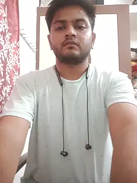 Snapshot of riyamore9623 chatting on March 9, 11:36 am riyamore9623 online show from March 9, 11:36 am