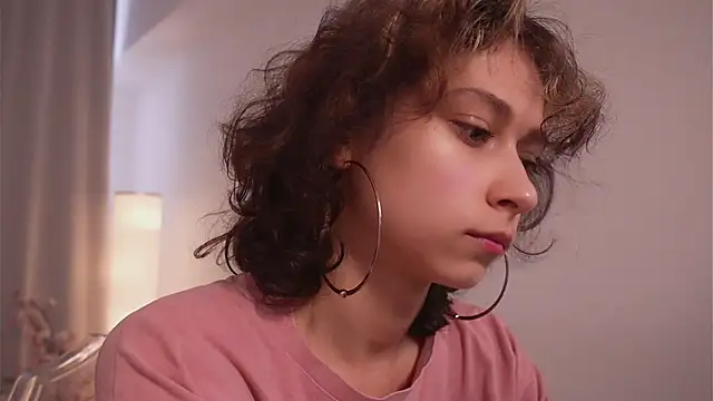 MimiLicks online show from September 30, 8:30 am