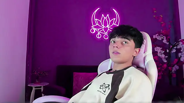 LucaDelart online show from October 3, 1:08 pm