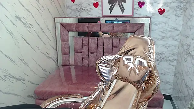 Red Bunny v online show from September 9, 1:10 pm