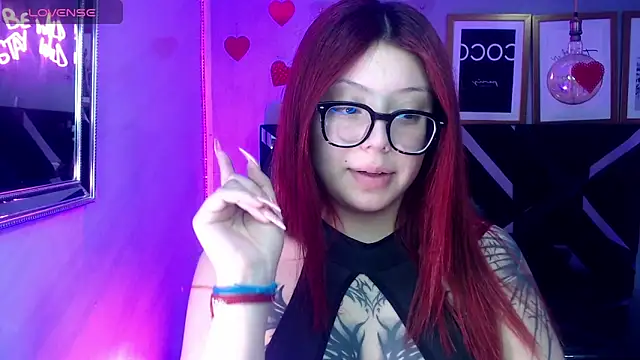 Red Bunny v online show from May 26, 1:18 pm