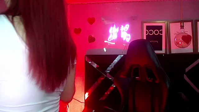 Red Bunny v online show from May 28, 1:08 pm
