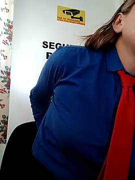 Hannah-colx online show from December 3, 5:00 pm