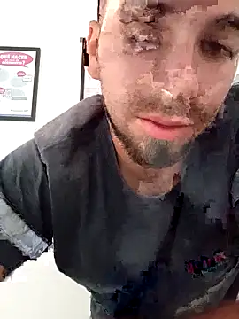 Snapshot of Lushakuiron1 chatting on December 17, 2:12 pm Lushakuiron1 online show from December 17, 2:12 pm