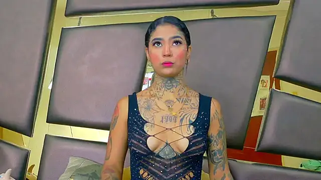 EmilieLake online show from December 1, 9:09 pm