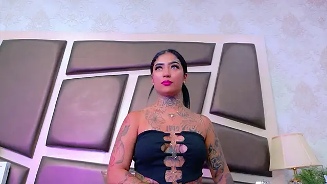 EmilieLake online show from June 11, 12:32 am