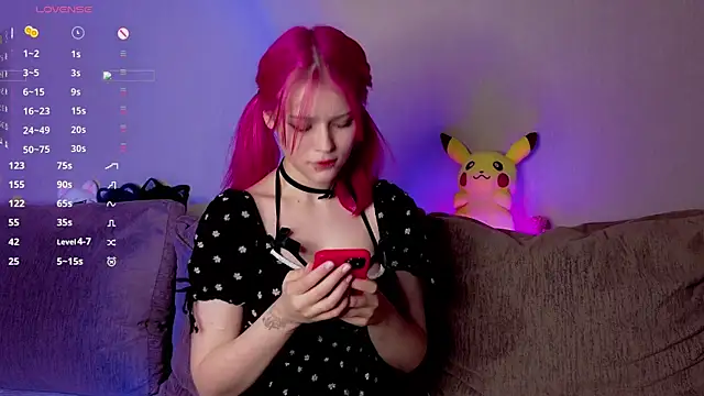 Snapshot of RavenKitten_ chatting on April 26, 2:31 am RavenKitten online show from April 26, 2:31 am