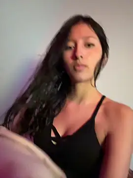 Snapshot of GiselleFever chatting on November 16, 10:48 pm GiselleFever online show from November 16, 10:48 pm