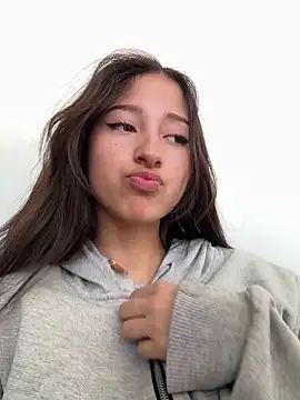 Snapshot of GiselleFever chatting on December 5, 6:37 pm GiselleFever online show from December 5, 6:37 pm