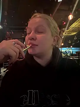 Mia Kamp online show from January 9, 6:53 pm