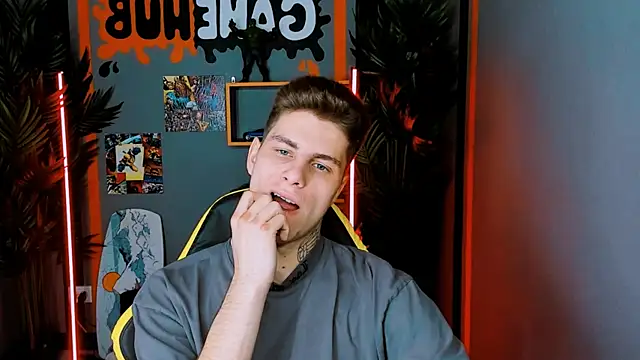 JackWolw online show from September 17, 11:56 am