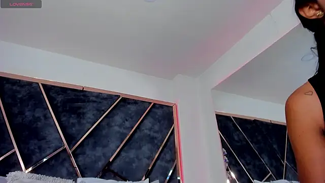 SusanaHenao online show from November 25, 5:35 pm