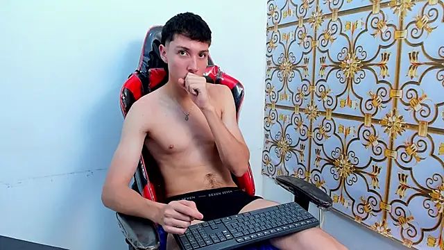 Snapshot of LittleDanny_ chatting on October 15, 3:56 pm LittleDanny  online show from October 15, 3:56 pm