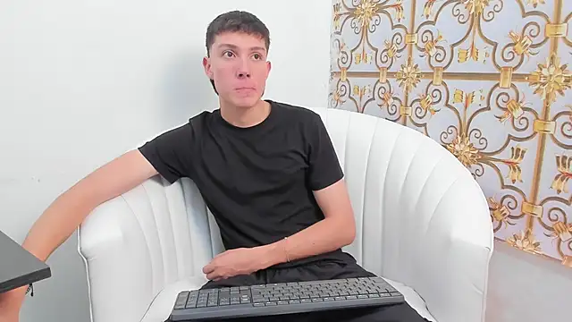 LittleDanny  online show from November 21, 4:27 pm