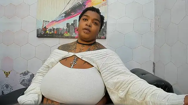 Anaa Fuentess online show from July 8, 11:37 am