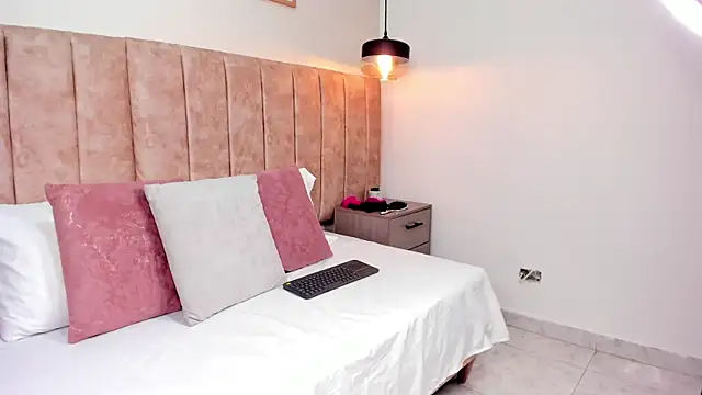 Snapshot of Karina_Harris chatting on October 7, 12:35 pm Karina Harris online show from October 7, 12:35 pm