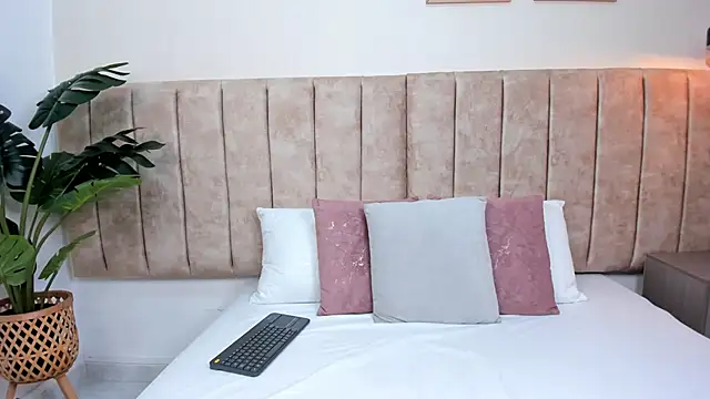 Snapshot of Karina_Harris chatting on October 9, 12:25 pm Karina Harris online show from October 9, 12:25 pm