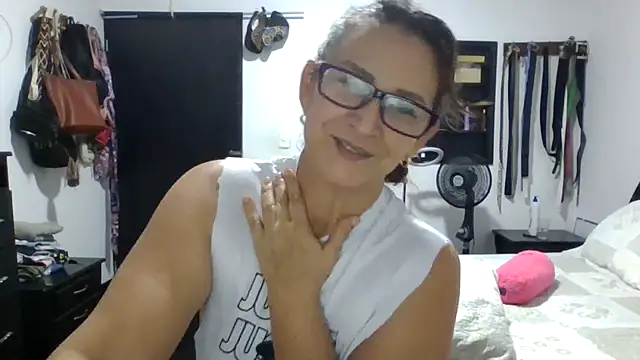 MiaVega online show from February 6, 8:23 pm