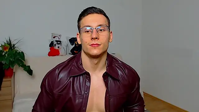 ZeinMiracles online show from December 2, 9:54 pm