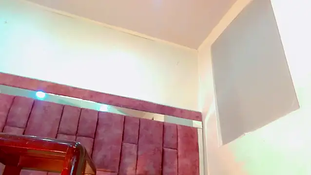 Snapshot of AnntonellaHott chatting on September 28, 1:55 am AnntonellaHott online show from September 28, 1:55 am