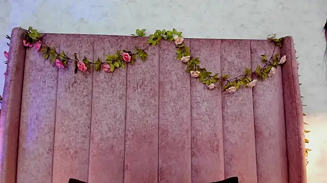 Snapshot of AnyaJay chatting on December 22, 9:45 pm AnyaJay online show from December 22, 9:45 pm