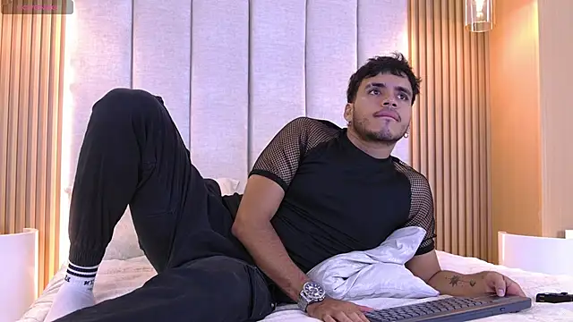 AlexanderJordan online show from October 4, 7:12 pm