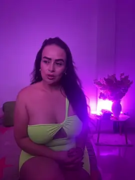 Snapshot of kattywil chatting on March 24, 5:01 am kattywil online show from March 24, 5:01 am